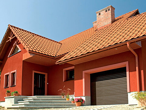 Automatic garage door on a house